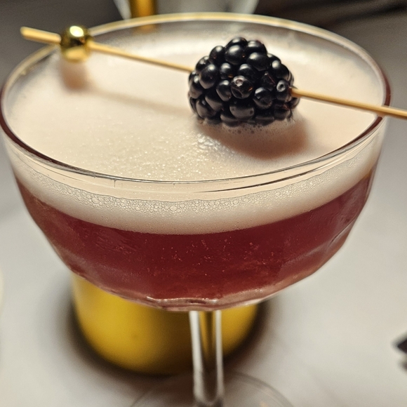 Meet your Posher, Laurie - Picture 1 of 1